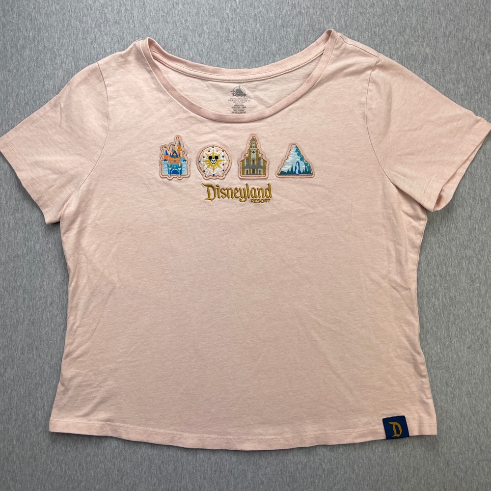 Disney T-Shirt Womens L Disneyland Resort Peach Embroidered Patch Graphic GOOD